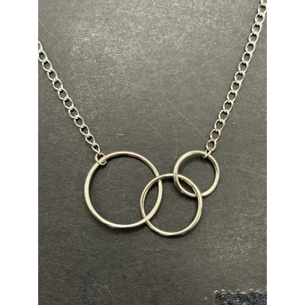 EUC 18" Sterling Silver 3 Circles Pendant Necklace H7
